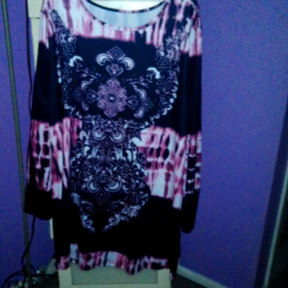 Chic Black and Pink Patterned long sleeve tye dye tunic top